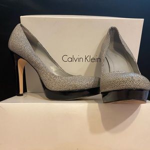 Black and Gray sexy heal for any occasions